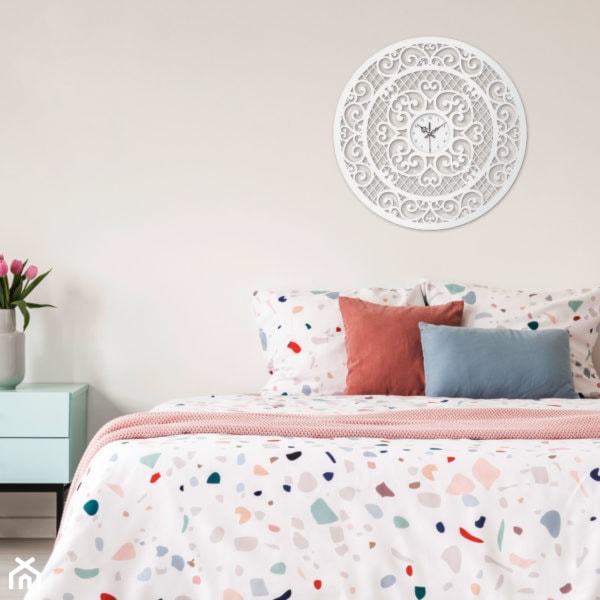 Mała biała sypialnia, styl nowoczesny - zdjęcie od missingdecor