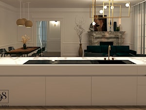 Elegancki salon z kuchnią w kamienicy - zdjęcie od studio98