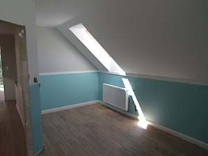 Dom jednorodzinny - Średni szary niebieski pokój dziecka dla nastolatka dla chłopca dla dziewczynki - zdjęcie od Pro Master
