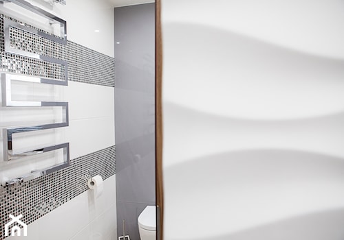 Projekt wnętrza mieszkalnego - morski - Mała bez okna z punktowym oświetleniem łazienka, styl nowoczesny - zdjęcie od MartaPotulska
