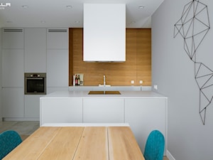 Realizacja w Warszawie/ 90 m2 - Kuchnia, styl minimalistyczny - zdjęcie od TILLA architects