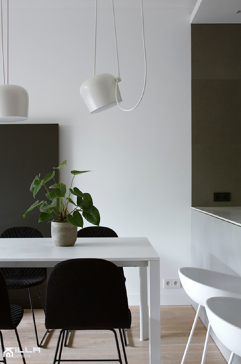 Apartament na Żoliborzu / 100m2 - Mała biała jadalnia jako osobne pomieszczenie, styl minimalistyczny - zdjęcie od TILLA architects
