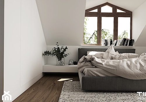 PROJEKT DOMU POD WARSZAWĄ - Średnia biała szara sypialnia na poddaszu - zdjęcie od TILLA architects