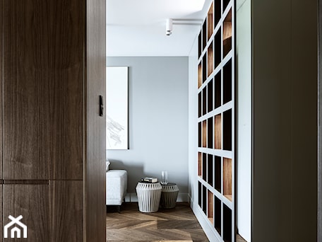 Aranżacje wnętrz - Salon: APARTAMENT MOKOTÓW - Salon - TILLA architects. Przeglądaj, dodawaj i zapisuj najlepsze zdjęcia, pomysły i inspiracje designerskie. W bazie mamy już prawie milion fotografii!