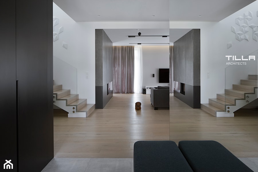 DOM / GRANICA / 170 M2 - Hol / przedpokój, styl minimalistyczny - zdjęcie od TILLA architects