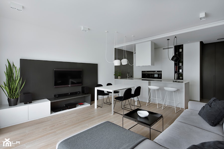 Apartament na Żoliborzu / 100m2 - Średni biały szary salon z kuchnią z jadalnią, styl minimalistyczny - zdjęcie od TILLA architects