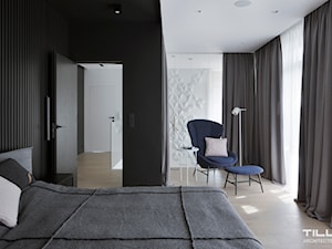 DOM / GRANICA / 170 M2 - Średnia biała czarna sypialnia, styl minimalistyczny - zdjęcie od TILLA architects