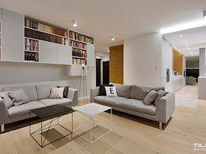 Realizacja w Warszawie/ 90 m2 - Średni biały salon z kuchnią, styl minimalistyczny - zdjęcie od TILLA architects