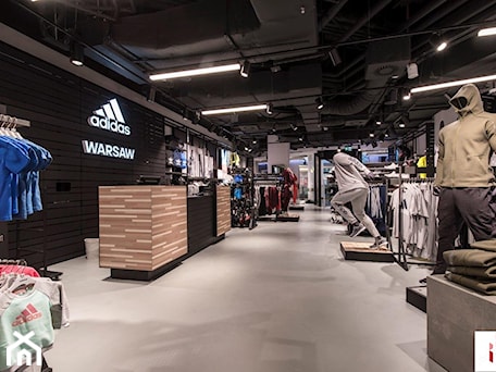 Aranżacje wnętrz - Wnętrza publiczne: ADIDAS - Złote Tarasy Warszawa - BAQBAU - Podłogi dekoracyjne. Przeglądaj, dodawaj i zapisuj najlepsze zdjęcia, pomysły i inspiracje designerskie. W bazie mamy już prawie milion fotografii!