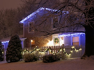 Oświetlenie domu na Święta – jak oświetlić dom na Boże Narodzenie? 5 pomysłów