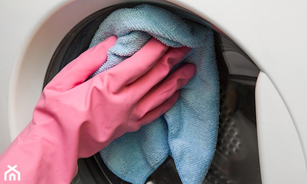 jak pozbyć się nieprzyjemnego zapachu z pralki