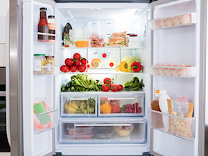 Temperatura w lodówce i prawidłowe przechowywanie żywności – porady
