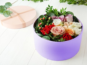 Jak zrobić flower box? Kwiaty w pudełku DIY – instrukcja krok po kroku