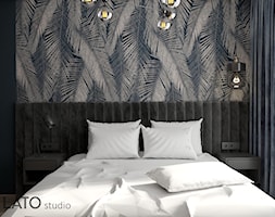 Sypialnia z liściastą tapetą - Mała czarna sypialnia, styl nowoczesny - zdjęcie od LATO studio - Homebook