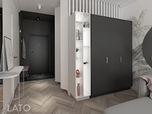 Projekt mieszkania typu studio w Warszawie - Średnia biała czarna sypialnia - zdjęcie od LATO studio