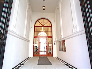 Wejście do lobby - zdjęcie od Pro Building