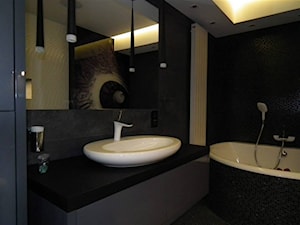 Łazienka w apartamencie w stylu glamour - zdjęcie od Pracownia Aranżacji Wnętrz "O-kreślarnia"