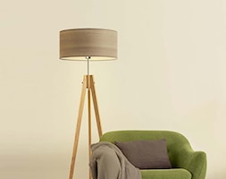 Lampa stojąca HAITI ECO z nowoczesnym abażurem w kolorze dąb sonoma - zdjęcie od LYSNE.PL - Homebook