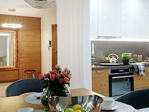 Salon - Średnia biała jadalnia w kuchni, styl nowoczesny - zdjęcie od architektura&wnętrza Monika Kowalewska Pracownia Projektowa