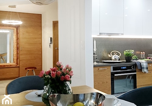 Salon - Średnia biała jadalnia w kuchni, styl nowoczesny - zdjęcie od architektura&wnętrza Monika Kowalewska Pracownia Projektowa