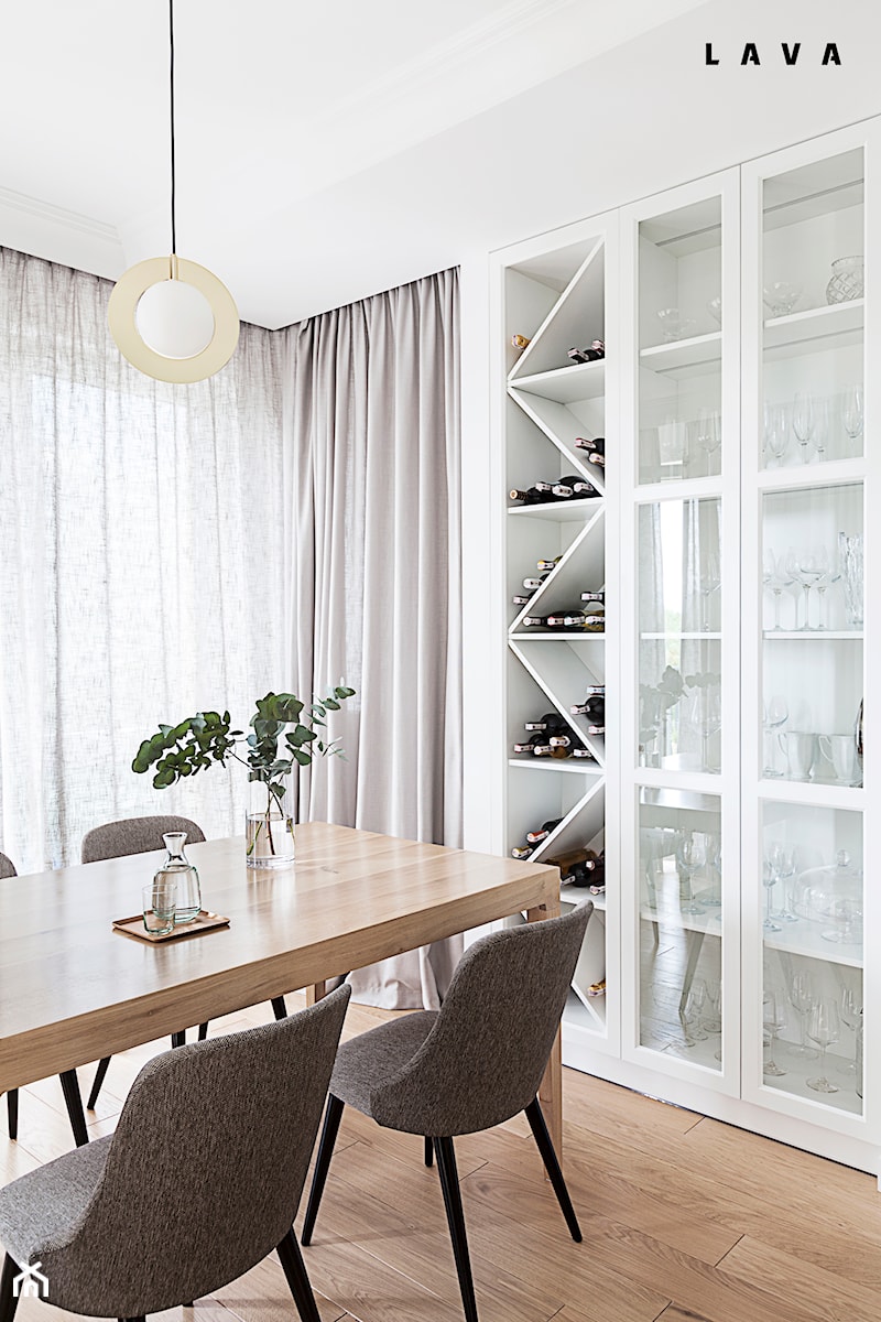 Apartament dla dwojga- realizacja - Średnia biała jadalnia, styl nowoczesny - zdjęcie od LAVA Projektowanie Wnętrz