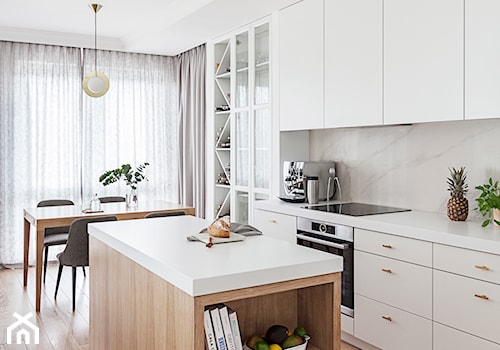Apartament dla dwojga- realizacja - Średnia otwarta z salonem biała z zabudowaną lodówką kuchnia jed ... - zdjęcie od LAVA Projektowanie Wnętrz
