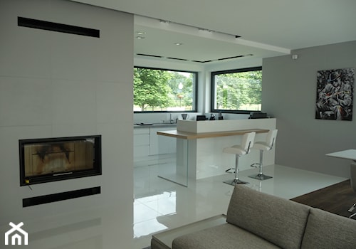 DOM PĘTKOWICE - Średni szary salon z kuchnią z jadalnią, styl minimalistyczny - zdjęcie od AURA HOME