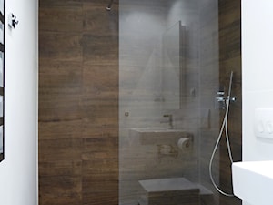 DOM PĘTKOWICE - Mała bez okna z punktowym oświetleniem łazienka, styl nowoczesny - zdjęcie od AURA HOME