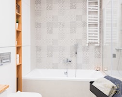 Łazienka z wanną i prysznicem - zdjęcie od Twoje M studio - Homebook