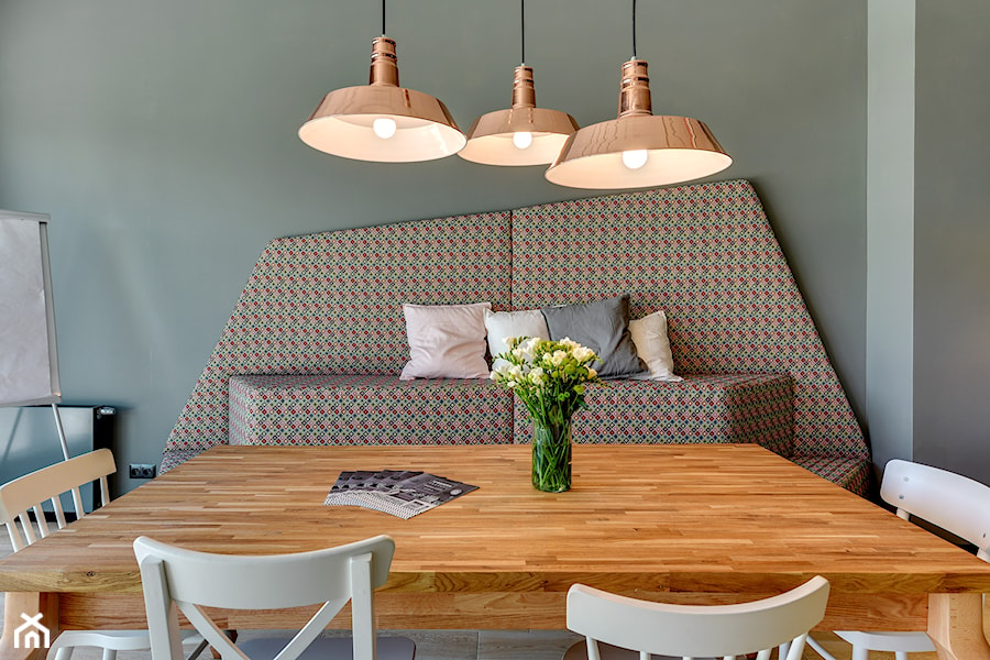BIURO INSIDERS GDAŃSK - Średnie z sofą szare biuro, styl nowoczesny - zdjęcie od INSIDERS
