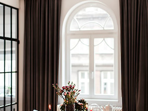 Mieszkanie w kamienicy - Mała biała jadalnia jako osobne pomieszczenie - zdjęcie od Mili Młodzi Ludzie