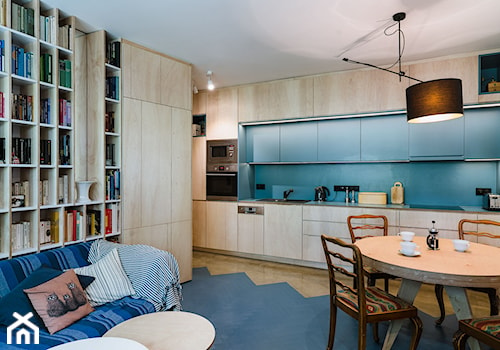 Mieszkanie na Sielcach - Średni niebieski salon z kuchnią z jadalnią - zdjęcie od Mili Młodzi Ludzie