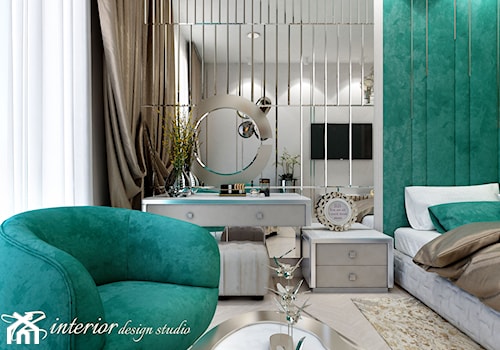 A fun and trendy bedroom designed for a fun and trendy - Średnia biała sypialnia - zdjęcie od tz_interior