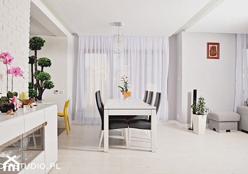 dom nowoczesny 150m2 zdjęcia - Średnia biała jadalnia w salonie, styl nowoczesny - zdjęcie od DR-STUDIO