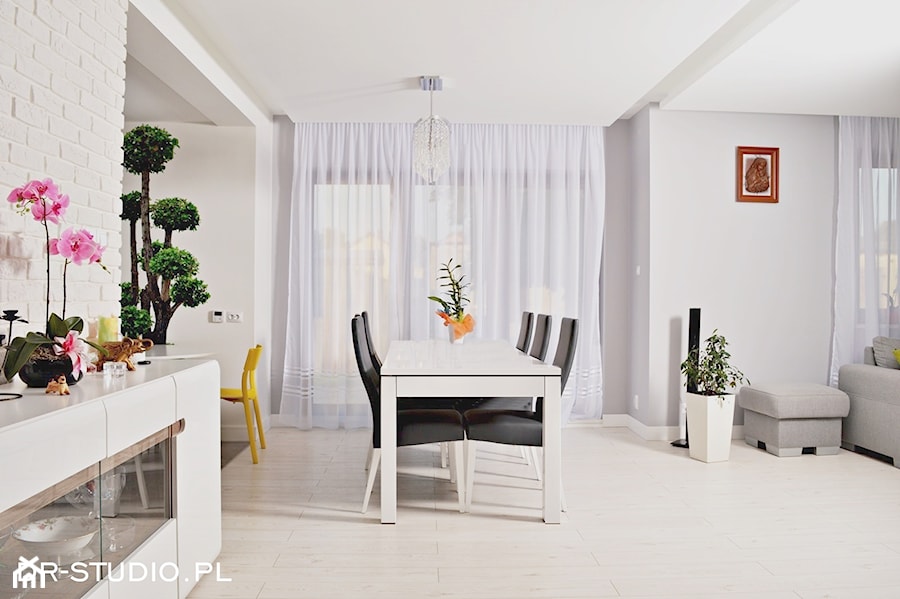 dom nowoczesny 150m2 zdjęcia - Średnia biała jadalnia w salonie, styl nowoczesny - zdjęcie od DR-STUDIO