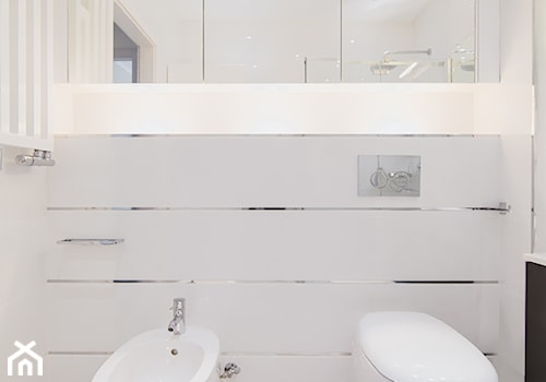 61m2 mieszkanie deweloperskie - Średnia na poddaszu bez okna łazienka, styl nowoczesny - zdjęcie od Grant Studio