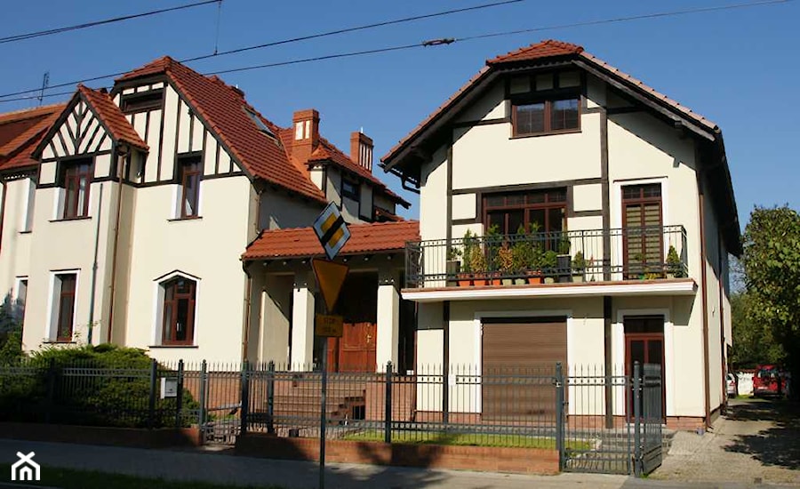 Rozbudowa domu jednorodzinnego dwulokalowego - Domy, styl tradycyjny - zdjęcie od Piotr Nasiadek