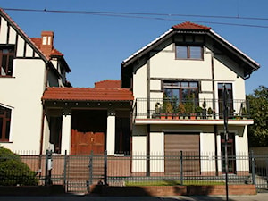 Rozbudowa domu jednorodzinnego dwulokalowego - Domy, styl tradycyjny - zdjęcie od Piotr Nasiadek
