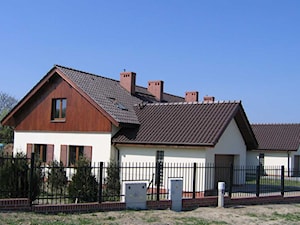 Dom Mieszkalny KON - Domy, styl tradycyjny - zdjęcie od Piotr Nasiadek