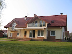 Dom Mieszalny Jednorodzinny z Garazem MJ - Domy, styl tradycyjny - zdjęcie od Piotr Nasiadek
