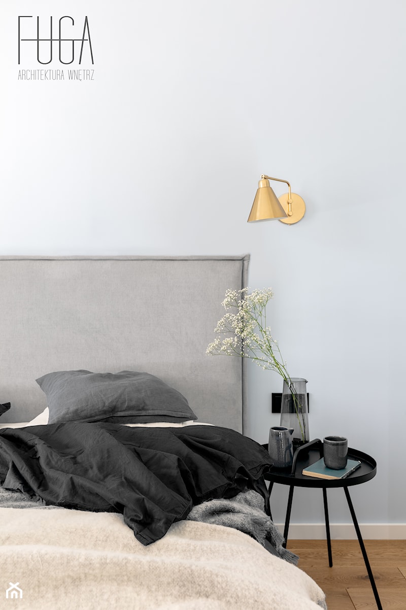 Mieszkanie 60 m² na Mokotowie - Mała biała sypialnia, styl minimalistyczny - zdjęcie od Fuga Architektura Wnętrz