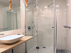 Mieszkanie 100m2 Wejherowo - Mała bez okna z lustrem z punktowym oświetleniem łazienka, styl nowoczesny - zdjęcie od IDS projektowanie wnętrz