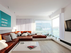 REALIZACJA PAJECZNO - Duży biały salon, styl minimalistyczny - zdjęcie od Otwarte Studio Sztuka