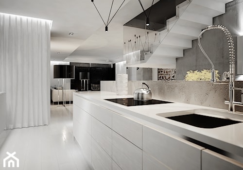 Dom B - projekt wnetrza - Duża otwarta biała szara z zabudowaną lodówką z podblatowym zlewozmywakiem kuchnia dwurzędowa, styl minimalistyczny - zdjęcie od Otwarte Studio Sztuka