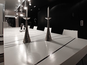 REALIZACJA J CZESTOCHOWA - Duża czarna jadalnia jako osobne pomieszczenie - zdjęcie od Otwarte Studio Sztuka