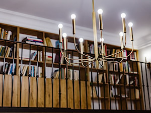 Oświetlenie apartamentu z antresolą - zdjęcie od Maciej Nowakowski Fotografia Wnętrz