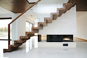 "WIR" drewniane schody dywanowe i policzkowe