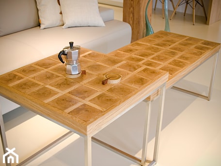 Aranżacje wnętrz - Salon: stolik drewniany Gie El Home - Genius Loci Architekci. Przeglądaj, dodawaj i zapisuj najlepsze zdjęcia, pomysły i inspiracje designerskie. W bazie mamy już prawie milion fotografii!