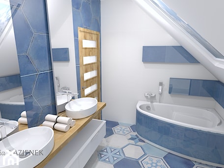 Aranżacje wnętrz - Łazienka: Niebieska łazienka z półokrągłą wanną narożną - Magia Łazienek. Przeglądaj, dodawaj i zapisuj najlepsze zdjęcia, pomysły i inspiracje designerskie. W bazie mamy już prawie milion fotografii!