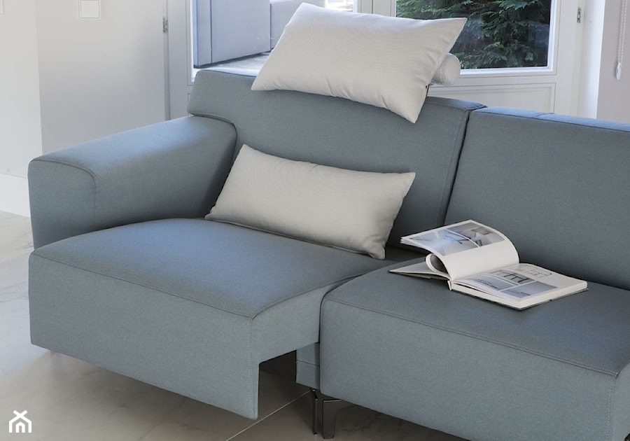 Plain - sofa modułowa z funkcją relaksu - zdjęcie od Bizzarto